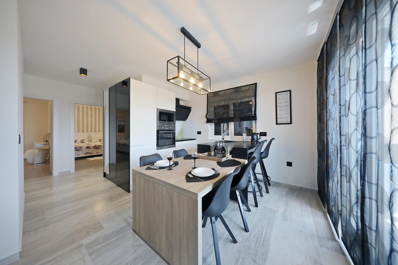 Luxury Majpruz Suites ซาดาร์ ภายนอก รูปภาพ