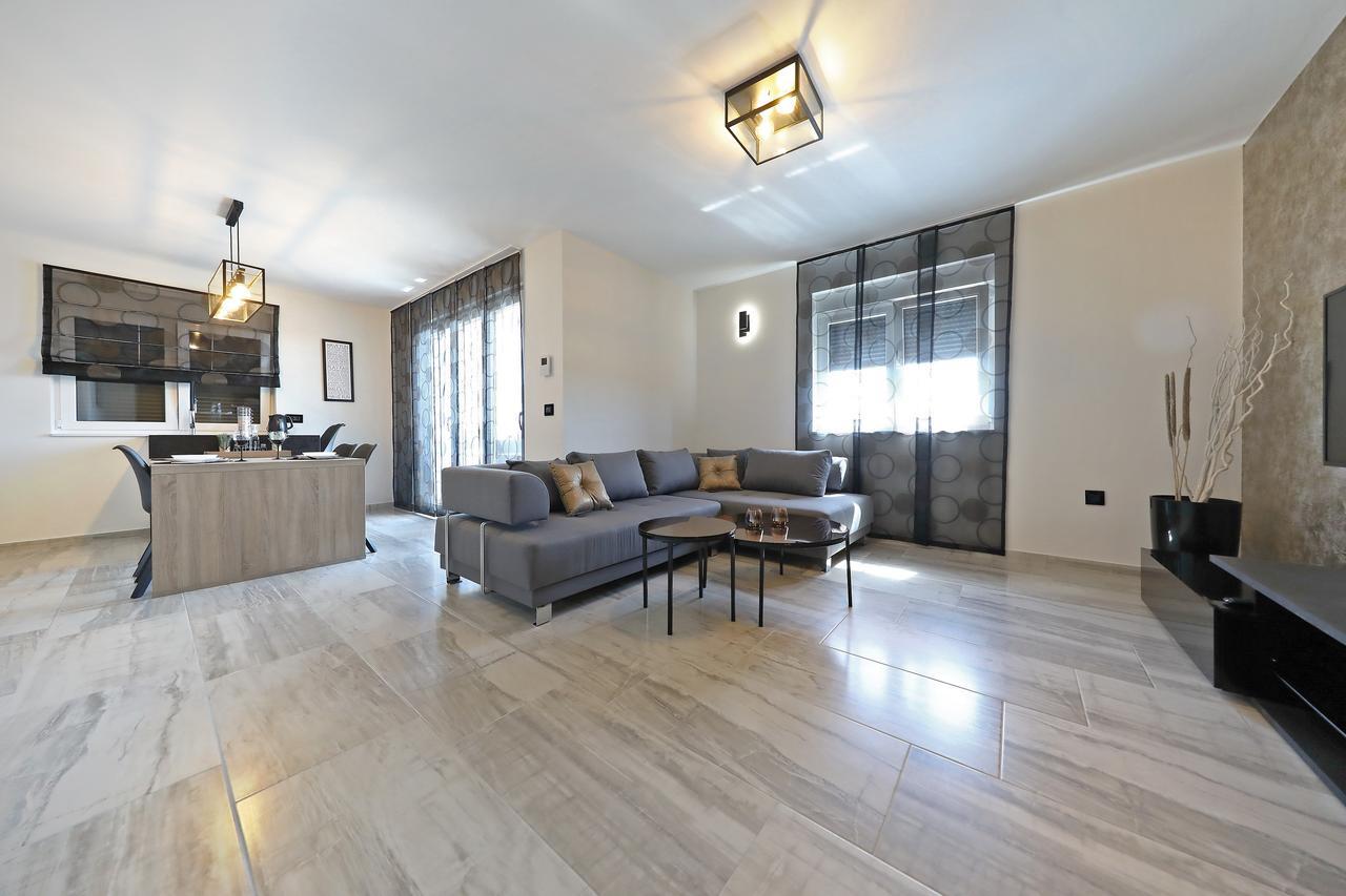 Luxury Majpruz Suites ซาดาร์ ภายนอก รูปภาพ