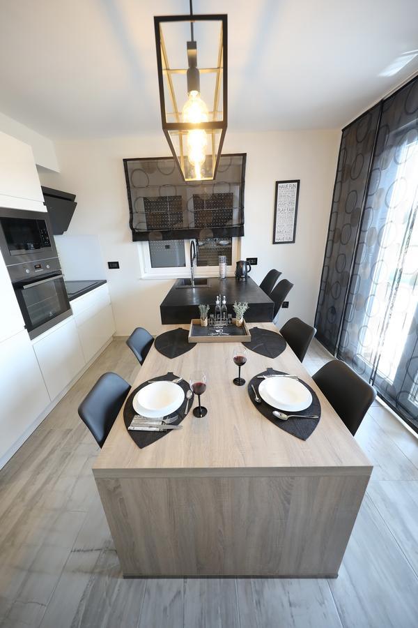 Luxury Majpruz Suites ซาดาร์ ภายนอก รูปภาพ