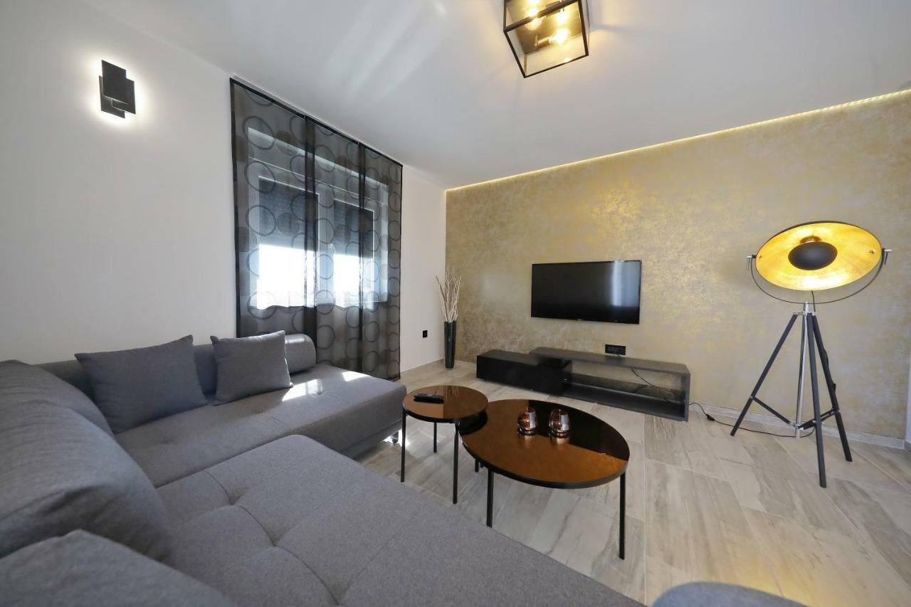 Luxury Majpruz Suites ซาดาร์ ภายนอก รูปภาพ